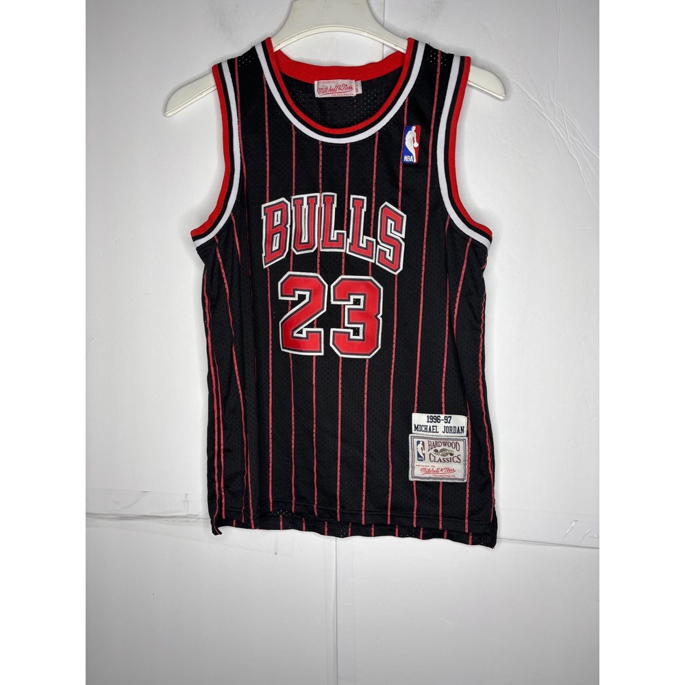 Mitchell & Ness Chicago Bulls Michael Jordan 1996-97 Pinstripe Jersey Black 50 L